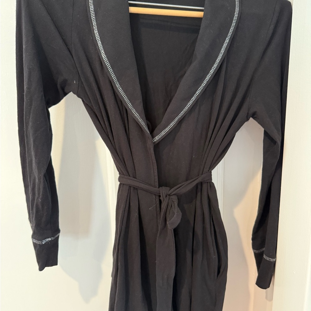 Tahari Black Women's Robe with Silver Trim and two pockets. Size medium.